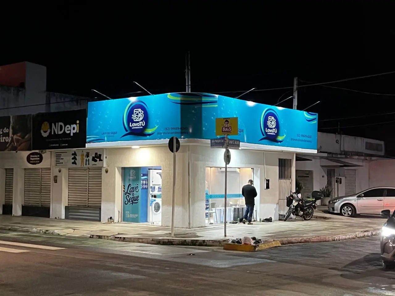 Fachada da LavaTú Lavanderia Self-Service na Jatiúca em Maceió