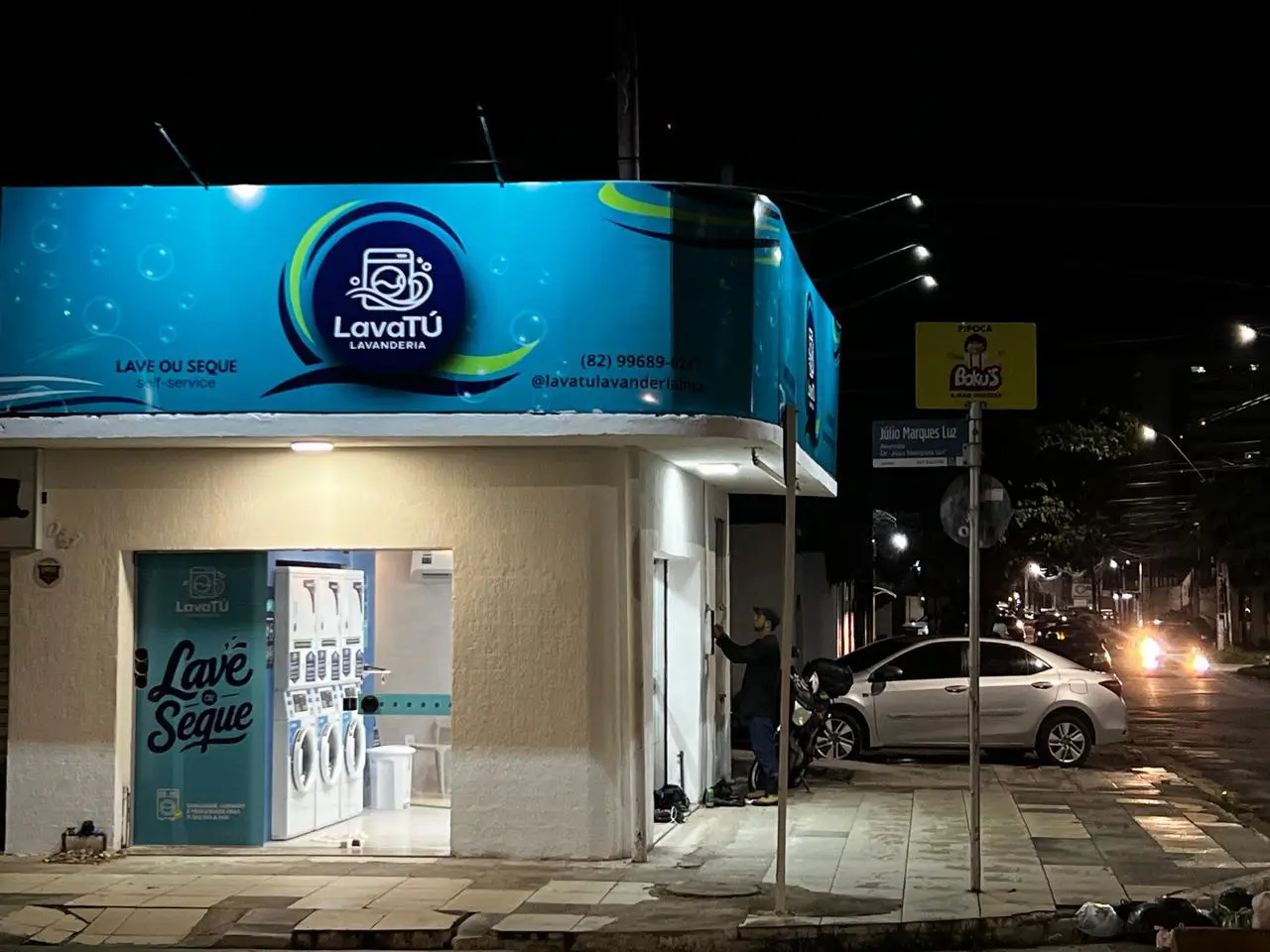 Máquinas de lavagem e secagem da LavaTú